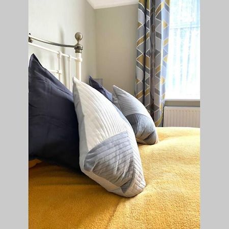 Spacious 2 Bed Apt Sleeps 4 Near Bournemouth Beach Extérieur photo