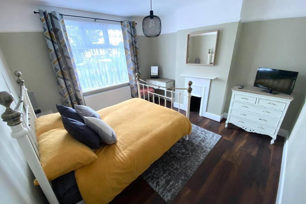 Spacious 2 Bed Apt Sleeps 4 Near Bournemouth Beach Extérieur photo