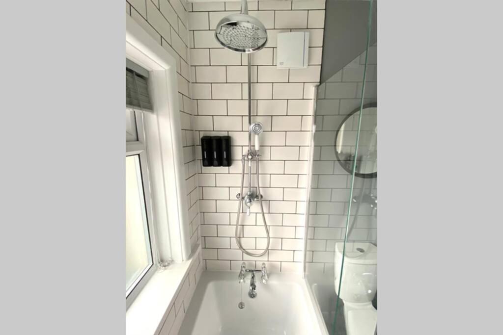 Spacious 2 Bed Apt Sleeps 4 Near Bournemouth Beach Extérieur photo