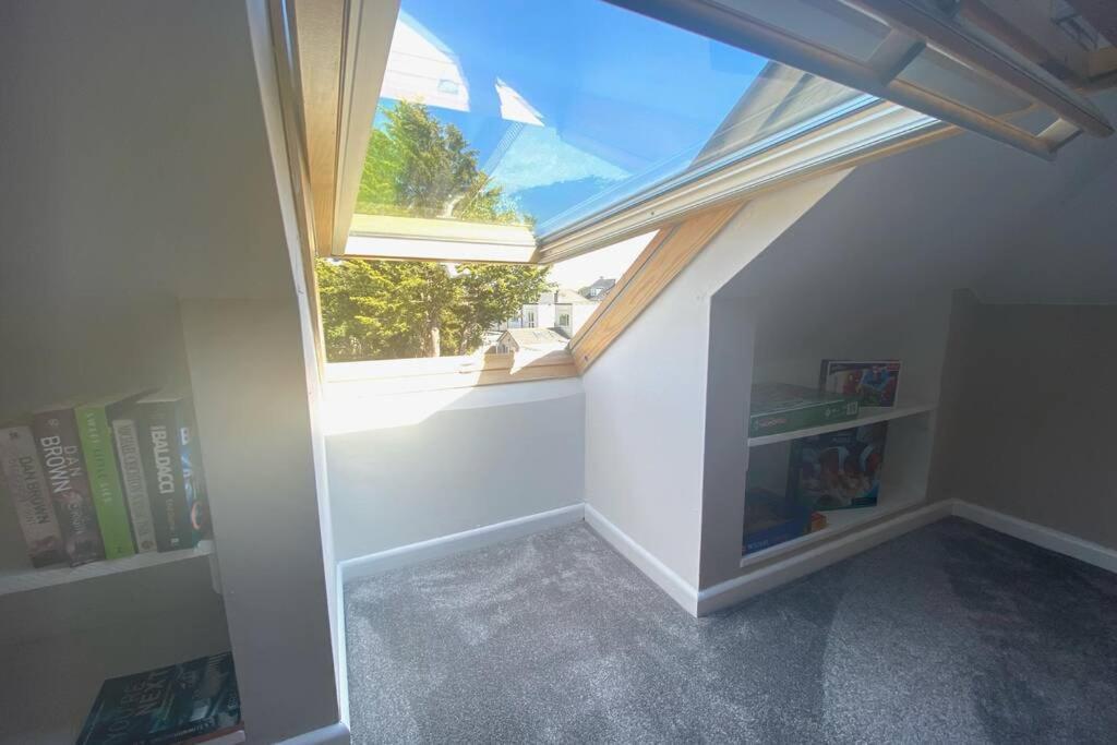 Spacious 2 Bed Apt Sleeps 4 Near Bournemouth Beach Extérieur photo