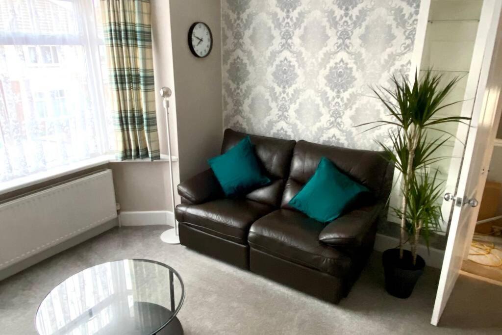Spacious 2 Bed Apt Sleeps 4 Near Bournemouth Beach Extérieur photo