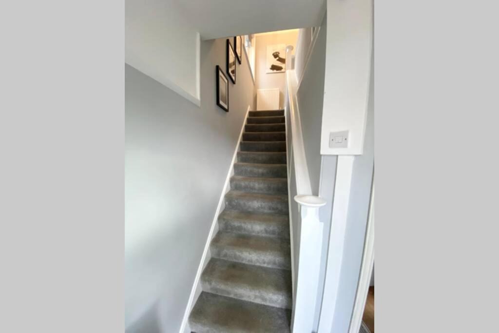 Spacious 2 Bed Apt Sleeps 4 Near Bournemouth Beach Extérieur photo